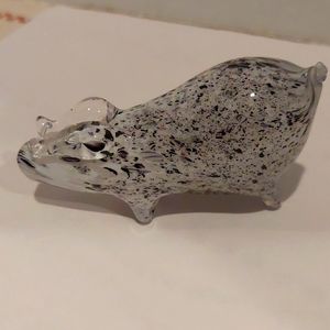 Vintage Old Washington Glass black speckled Pig Figurine/paperweight, (OOK)